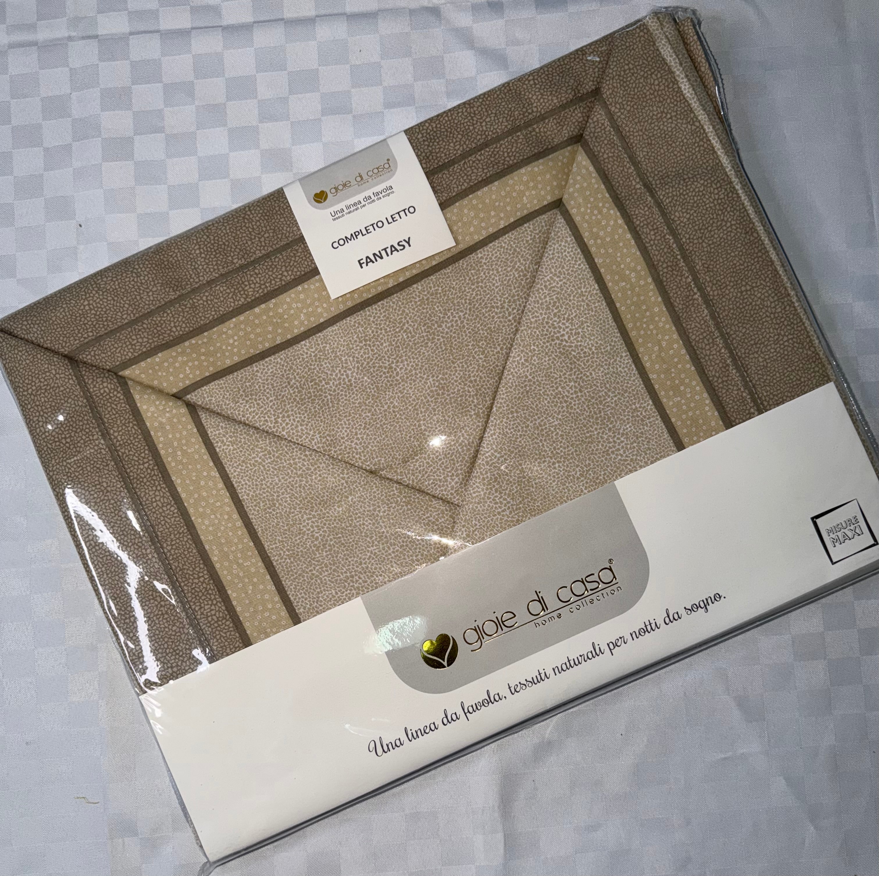 COMPLETO LENZUOLA PER LETTO MATRIMONIALE Polycotton contiene Lenzuolo sopra, Lenzuolo sotto con angoli e Due Federe