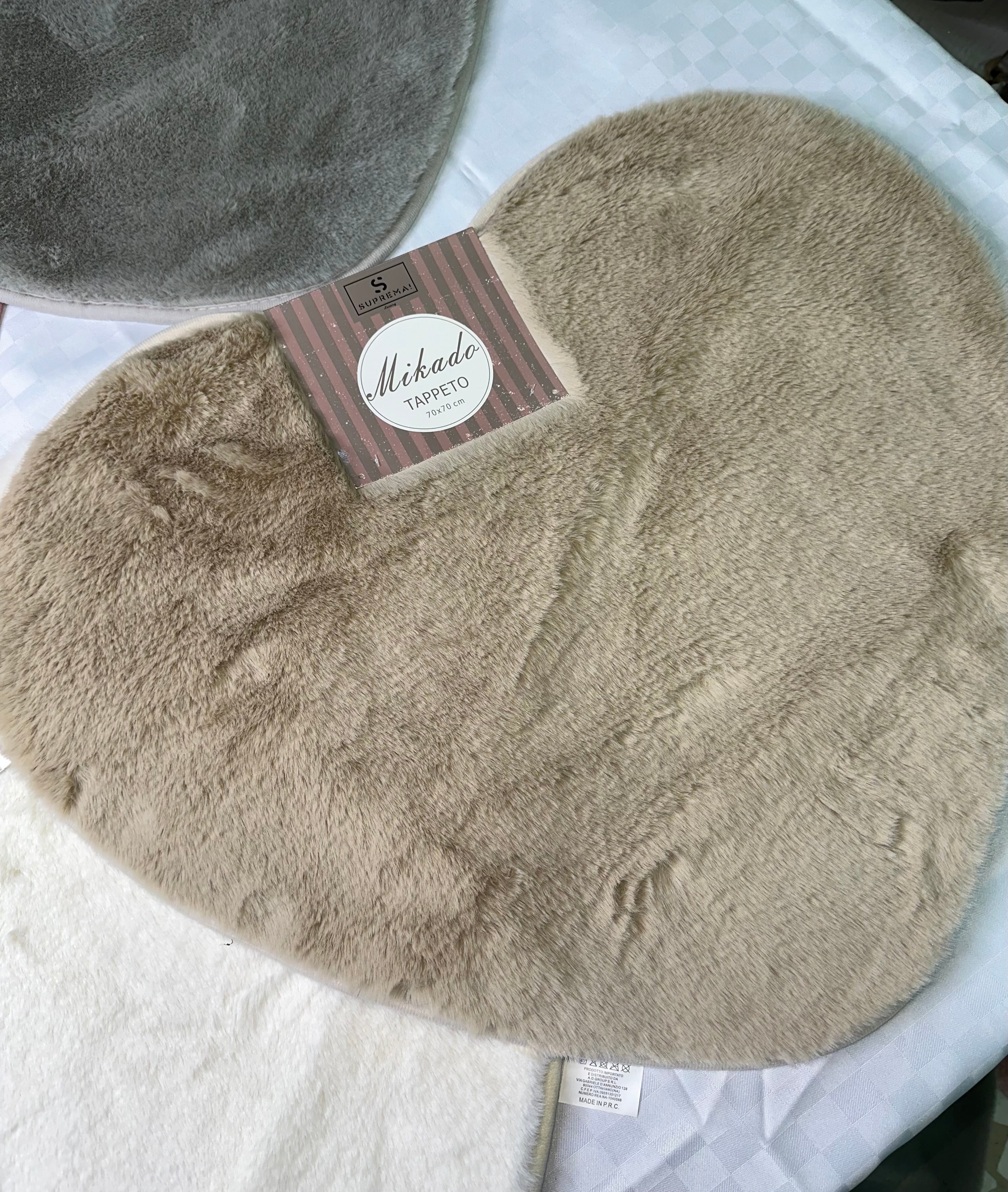 TAPPETO A CUORE CON PELLICCIA misura 70x70cm