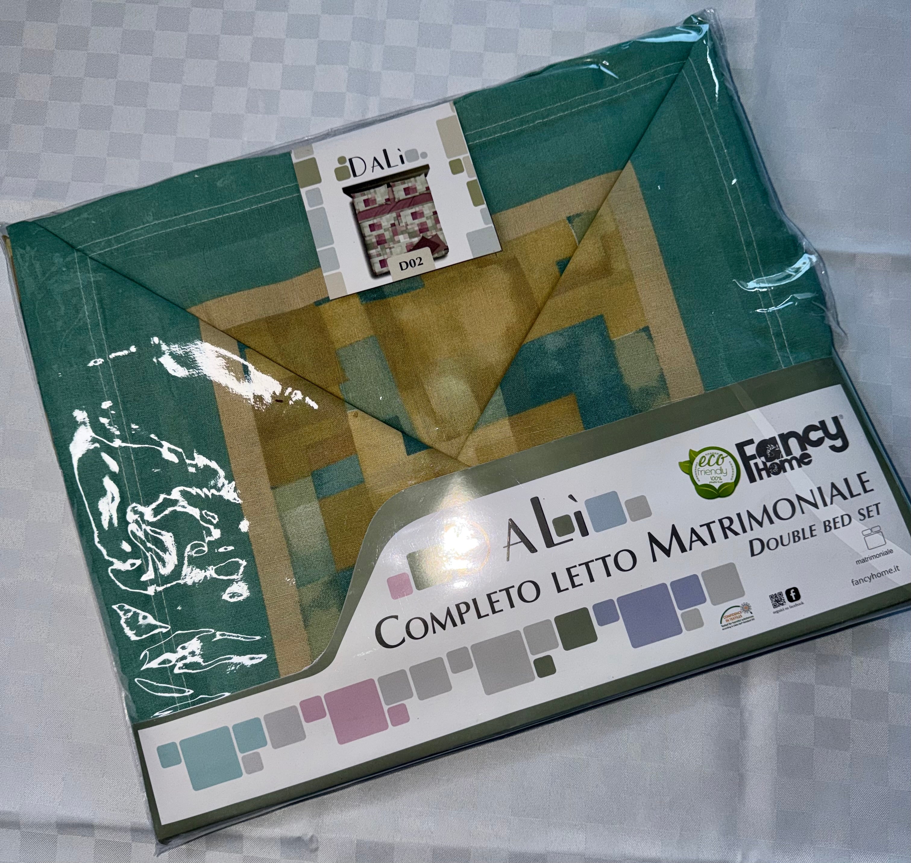 COMPLETO LENZUOLA PER LETTO MATRIMONIALE Polycotton contiene Lenzuolo sopra, Lenzuolo sotto con angoli e Due Federe