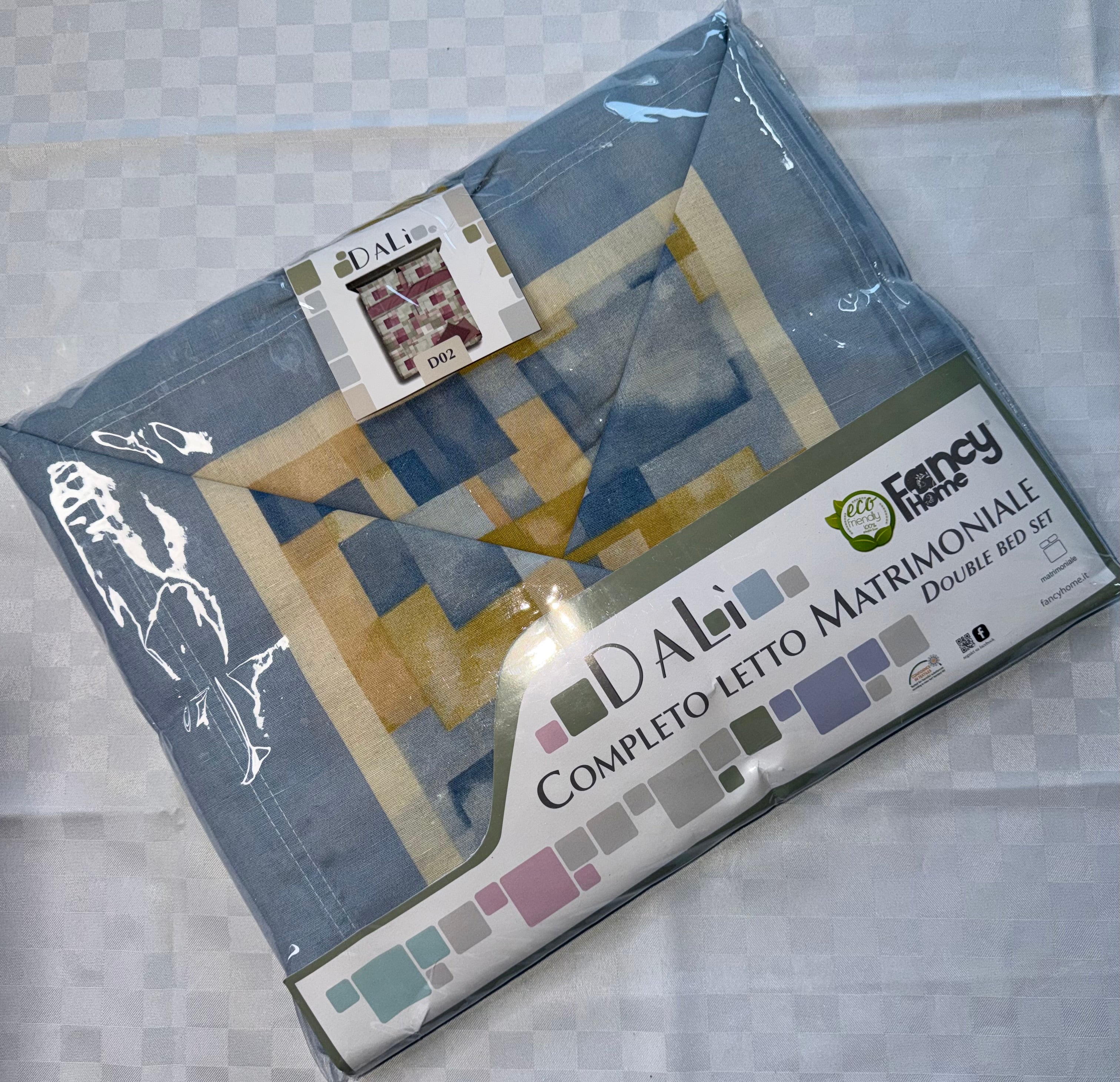 COMPLETO LENZUOLA PER LETTO MATRIMONIALE Polycotton contiene Lenzuolo sopra, Lenzuolo sotto con angoli e Due Federe