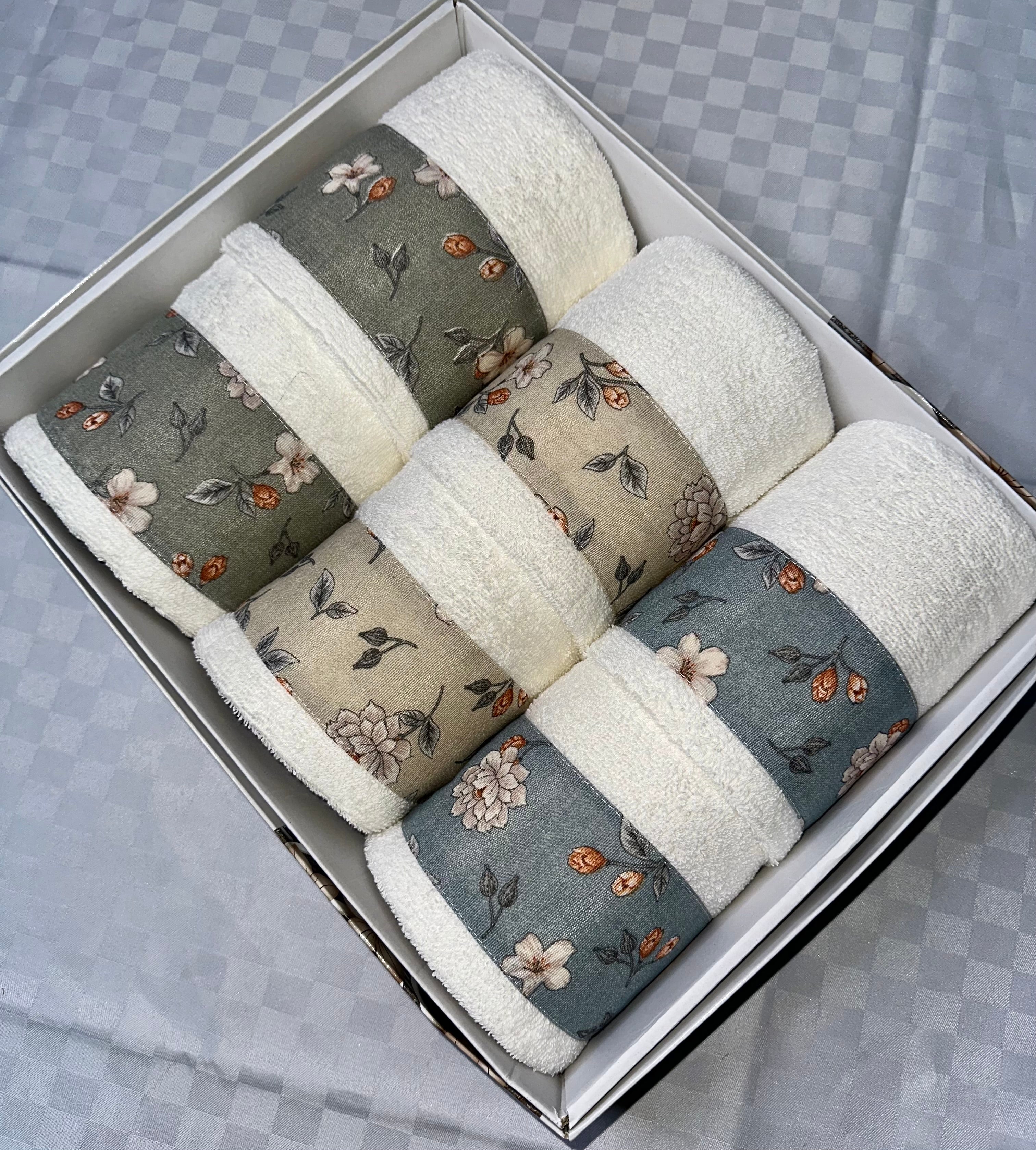 SET 6 PEZZI ASCIUGAMANO BAGNO IN SPUGNA contiene 3 Grandi Viso+3 Piccole Ospite