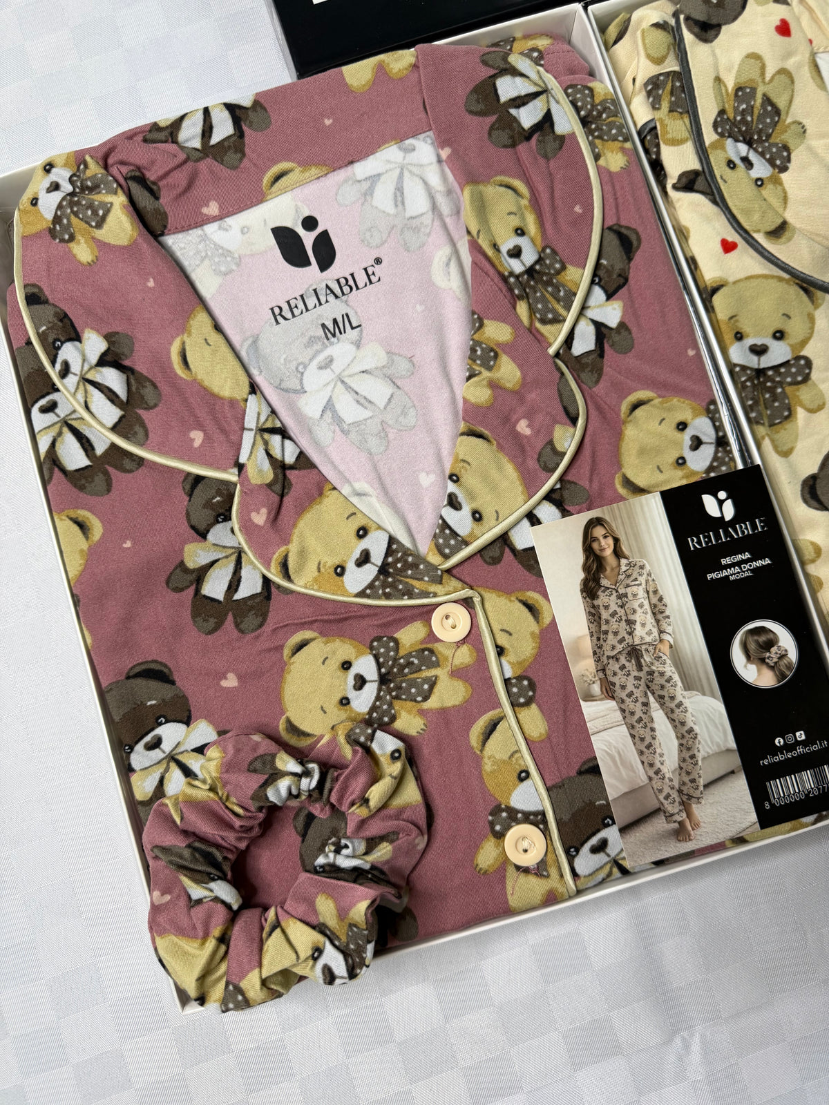 PIGIAMA DONNA IN COTONE Manica lunga e Pantalone lungo aperto avanti con bottoni (COMPRESO DI CODINO PER CAPELLI)