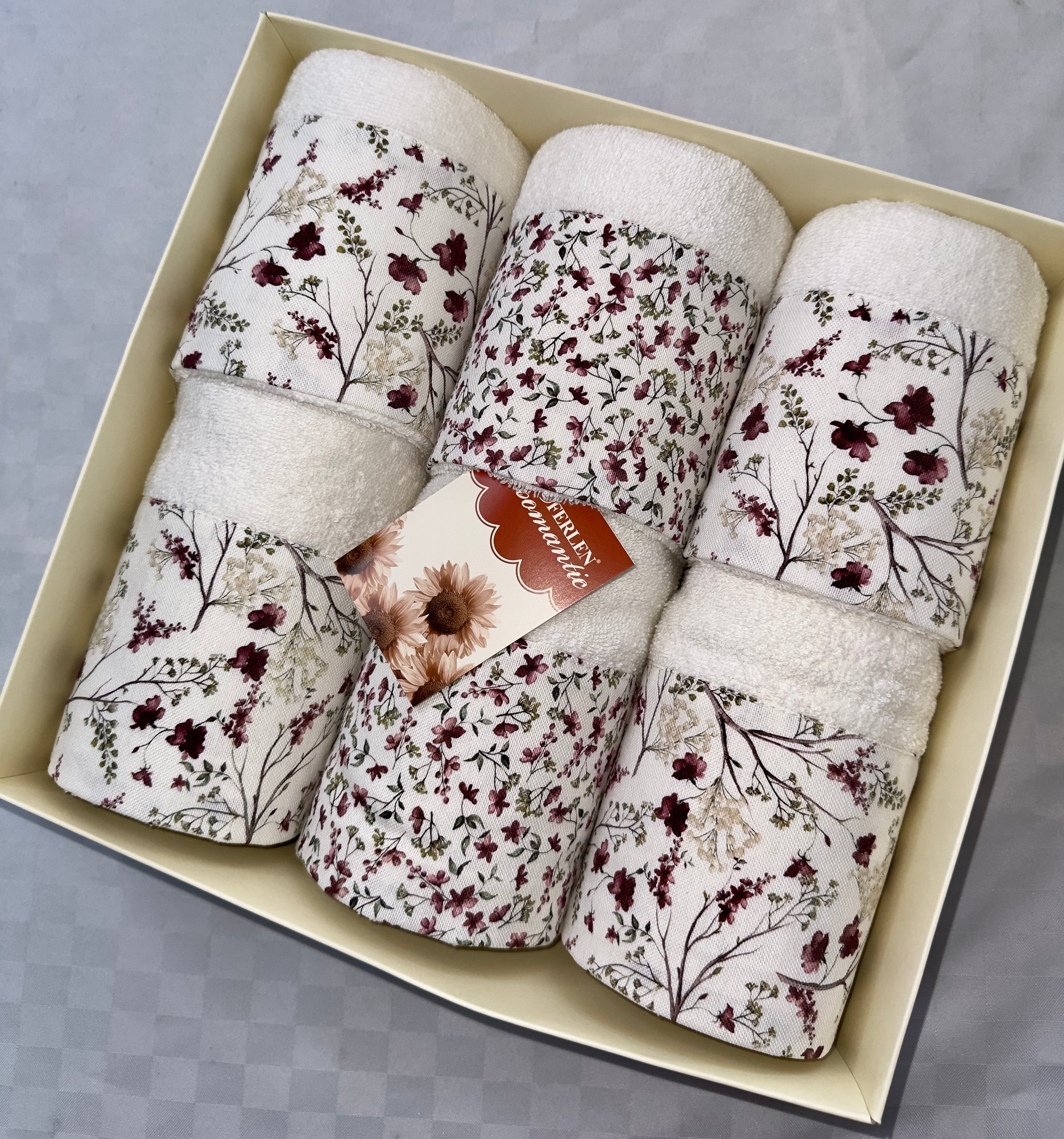 SET 6 PEZZI ASCIUGAMANO BAGNO IN SPUGNA contiene 3 Grandi Viso+3 Piccole Ospite