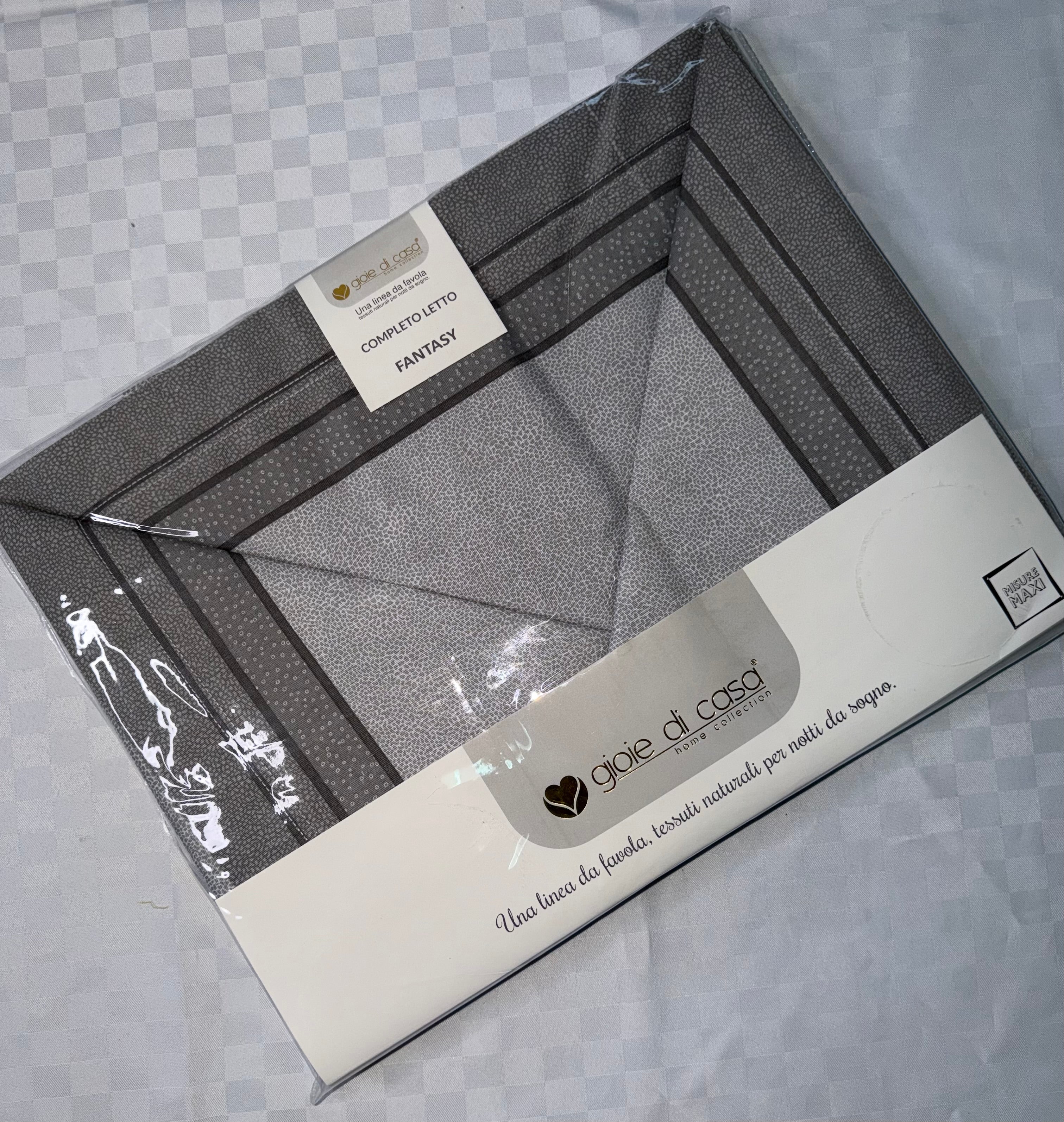 COMPLETO LENZUOLA PER LETTO MATRIMONIALE Polycotton contiene Lenzuolo sopra, Lenzuolo sotto con angoli e Due Federe