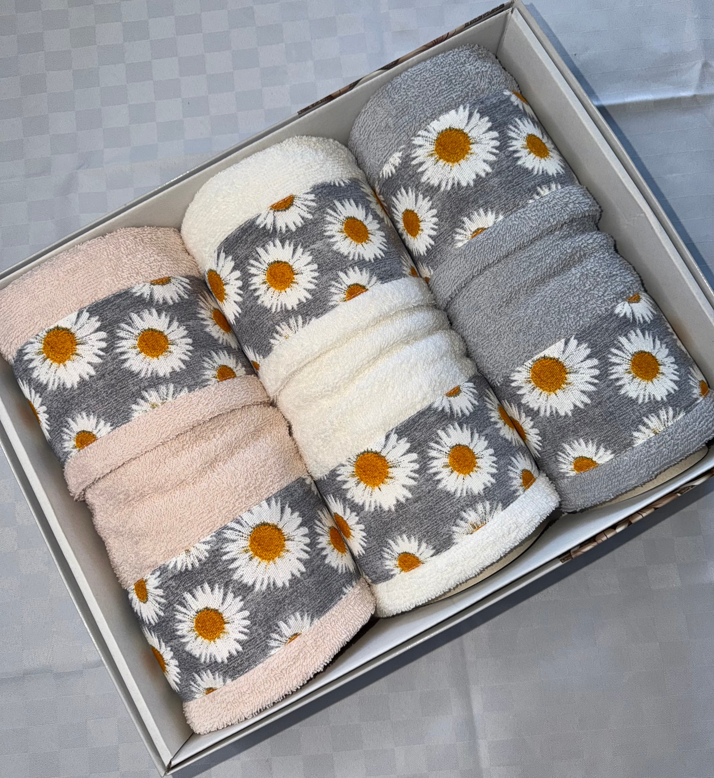 SET 6 PEZZI ASCIUGAMANO BAGNO IN SPUGNA contiene 3 Grandi Viso+3 Piccole Ospite