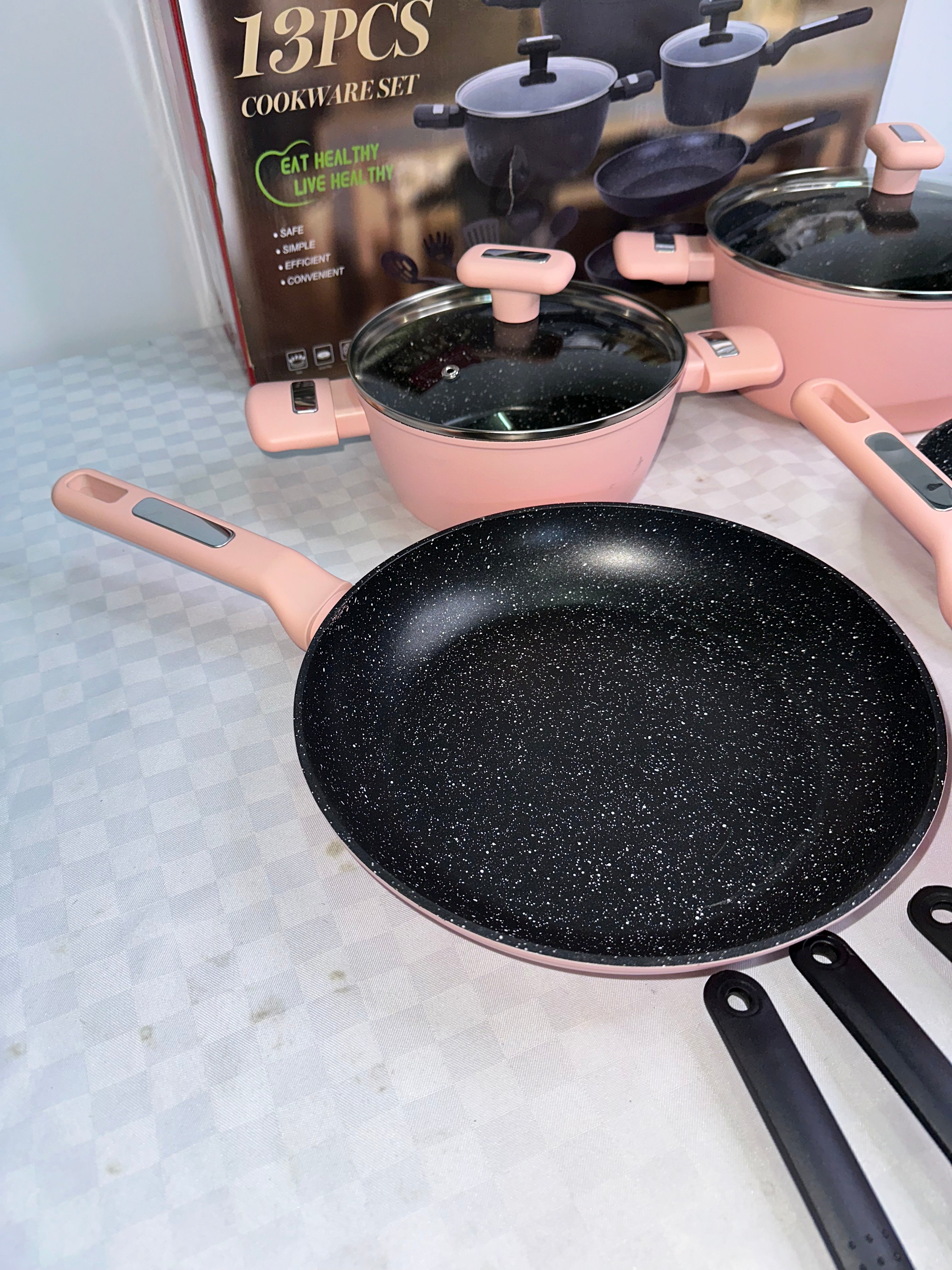 BATTERIA DI PENTOLE IN PIETRA LAVICA E ANTI-ADERENTE contiene 2 Padelle , 3 Pentole , 3 Coperchi e 5 Utensili da Cucina