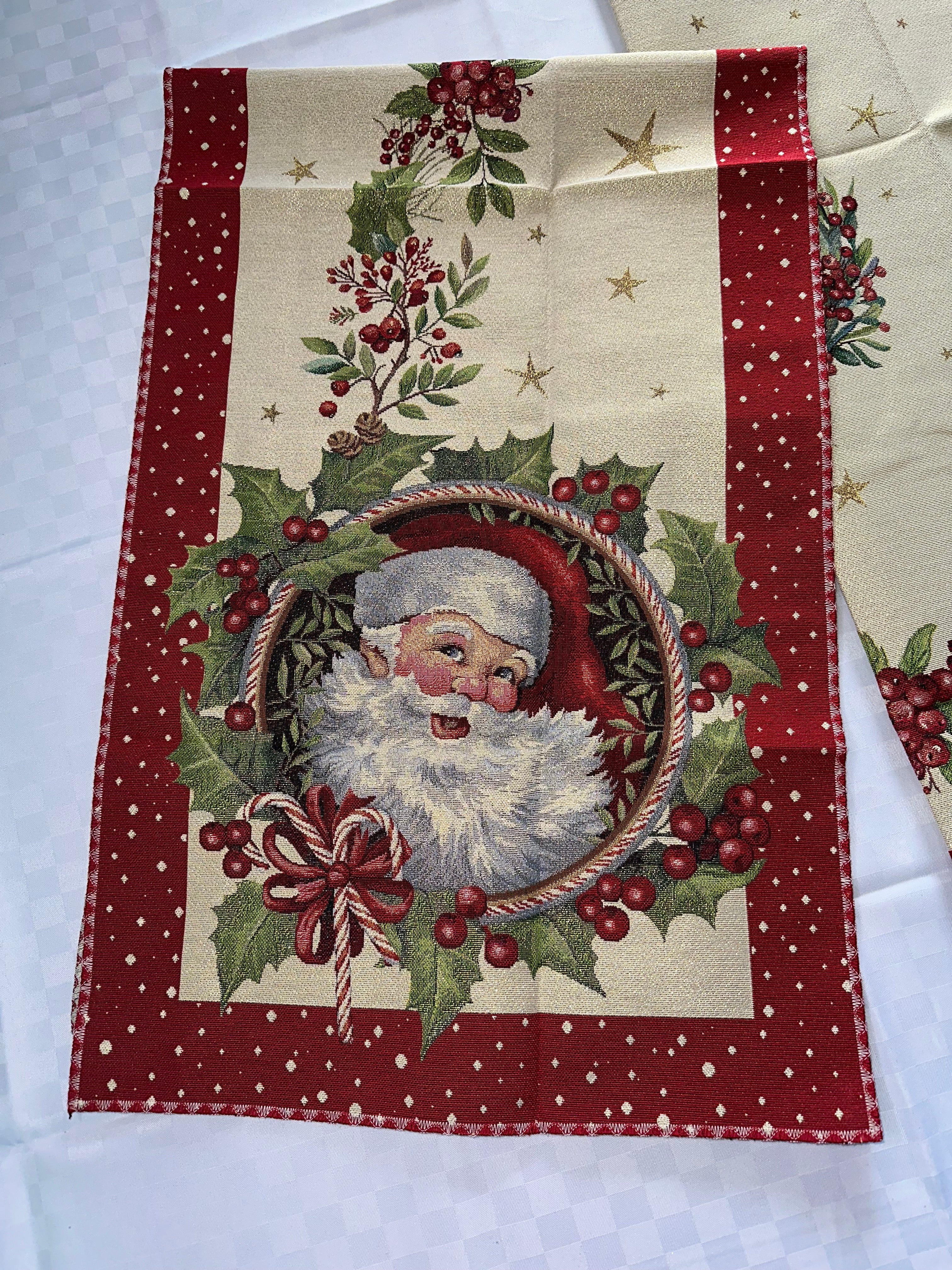 COORDINATO VINGI NATALIZIO IN TESSUTO GORBELIN disponibile Runner 40x140cm e Centrotavola 100x100cm art.Santa Claus